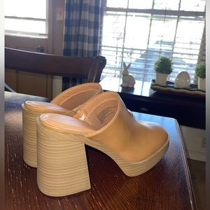 Brand new universal thread chunky heels